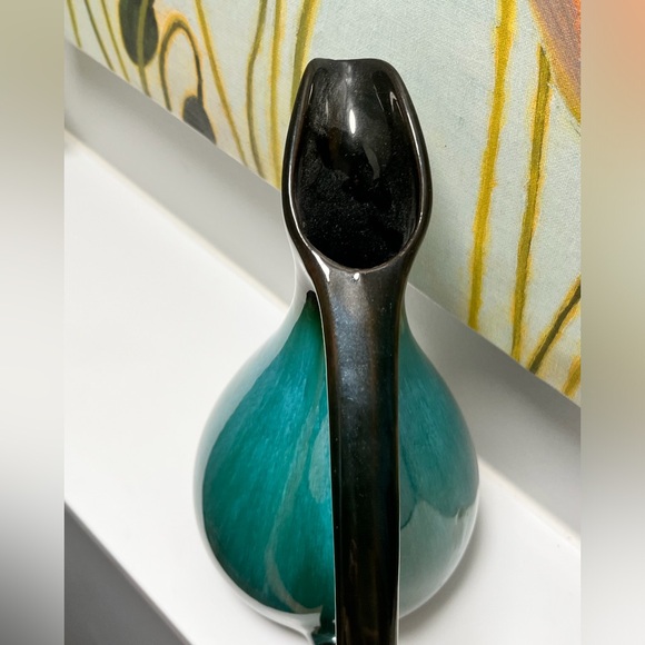 Blue Mountain Pottery Large Pitcher 10in Tall - Picture 6 of 10